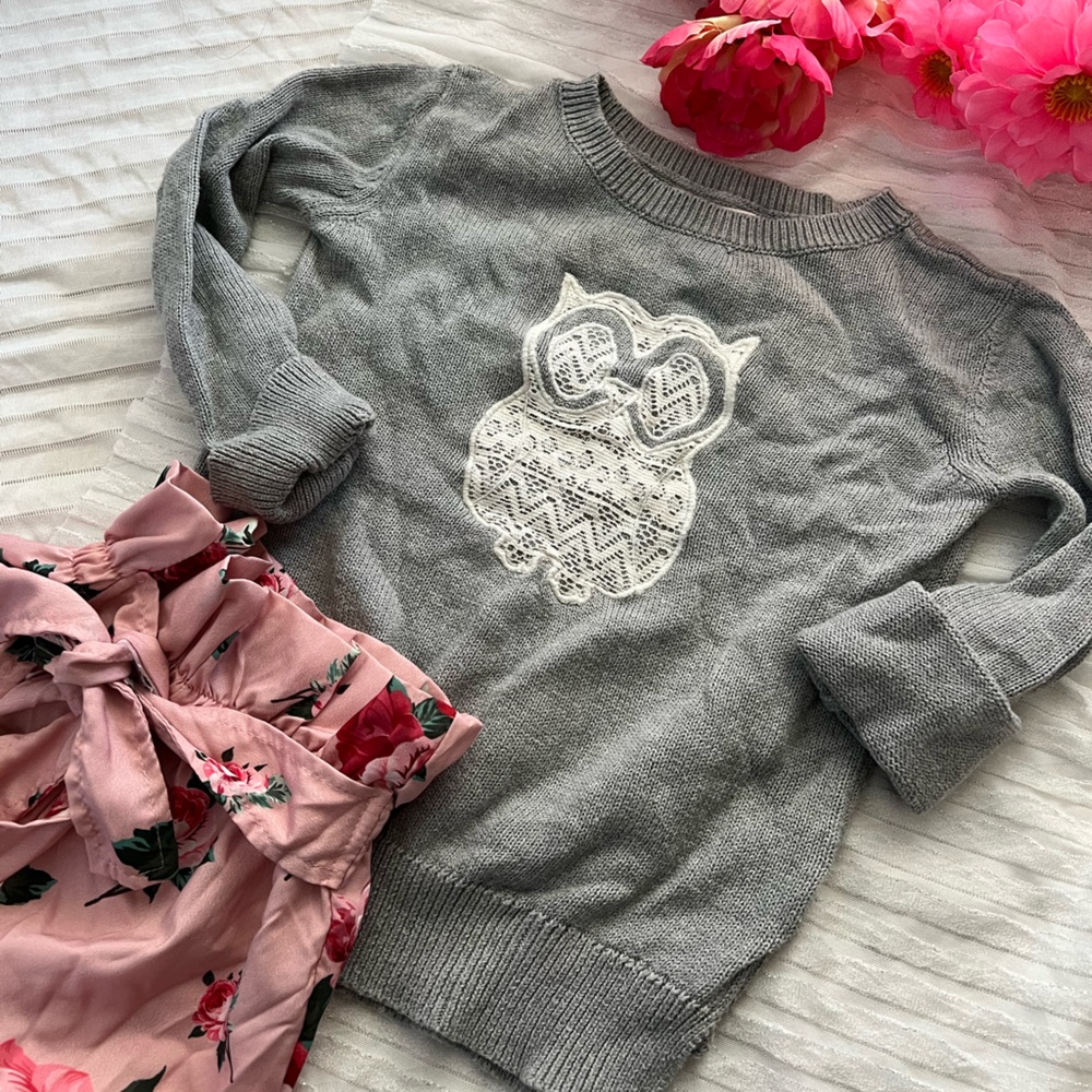 Cozy Gray Sweater with Floral Design